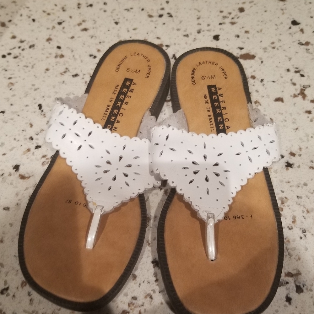 Like new ladies American weekend sandals